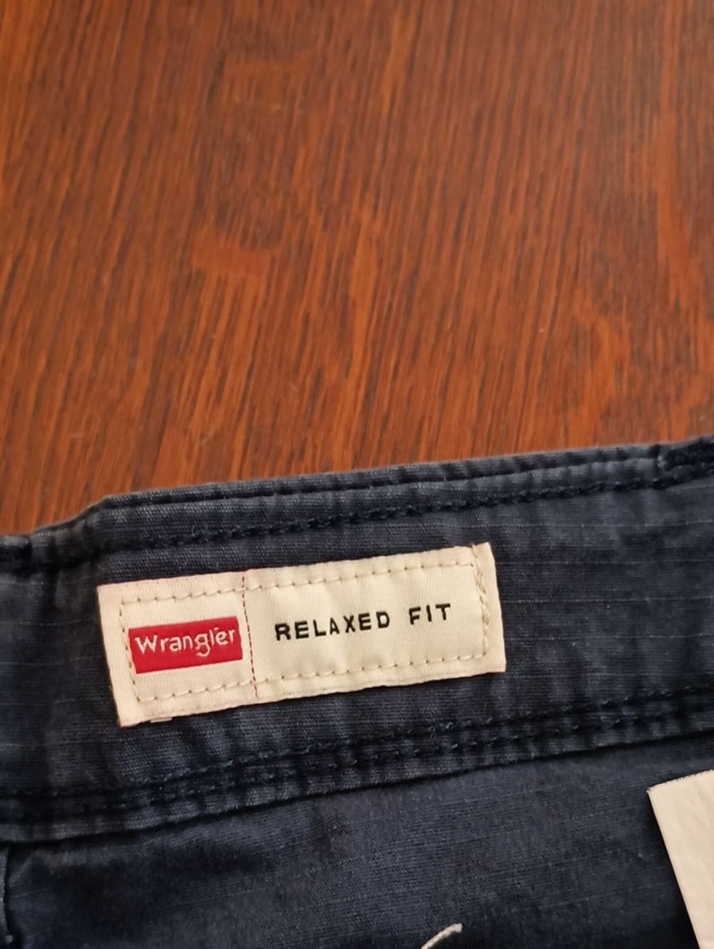 Men's Wrangler Relaxed Fit Size 42 Navy Cargo Shorts (f800) - Picture 2 of 6